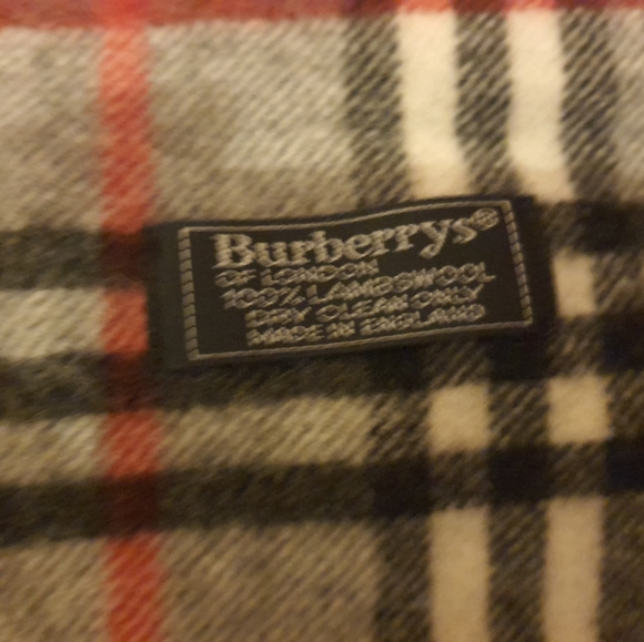 Burberry Lambswool Scarf - Picture 3 of 3